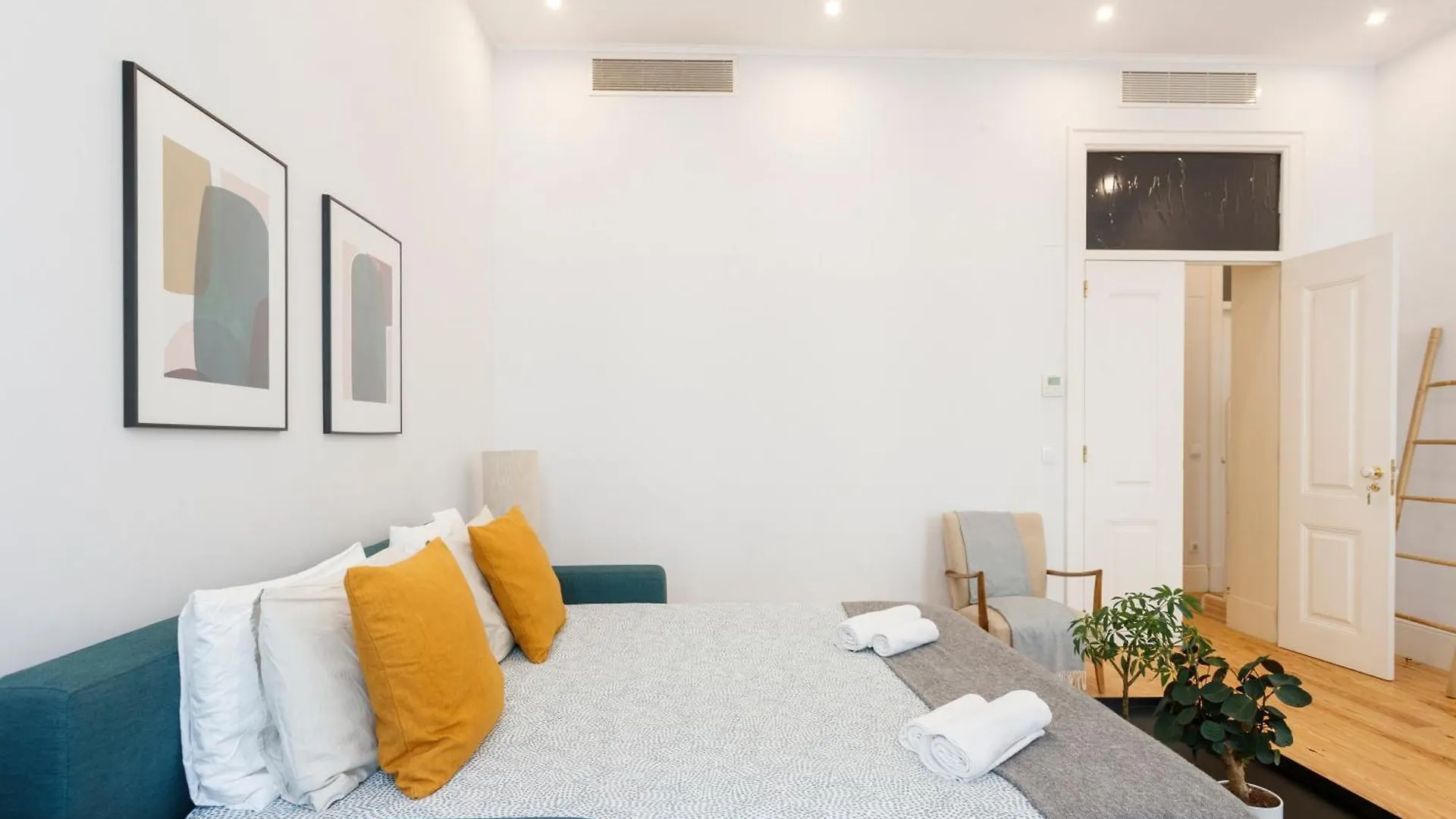Bedrooms In Shared Apartment In Modern Accommodation In Downtown Lisbon 0*,  Portugal